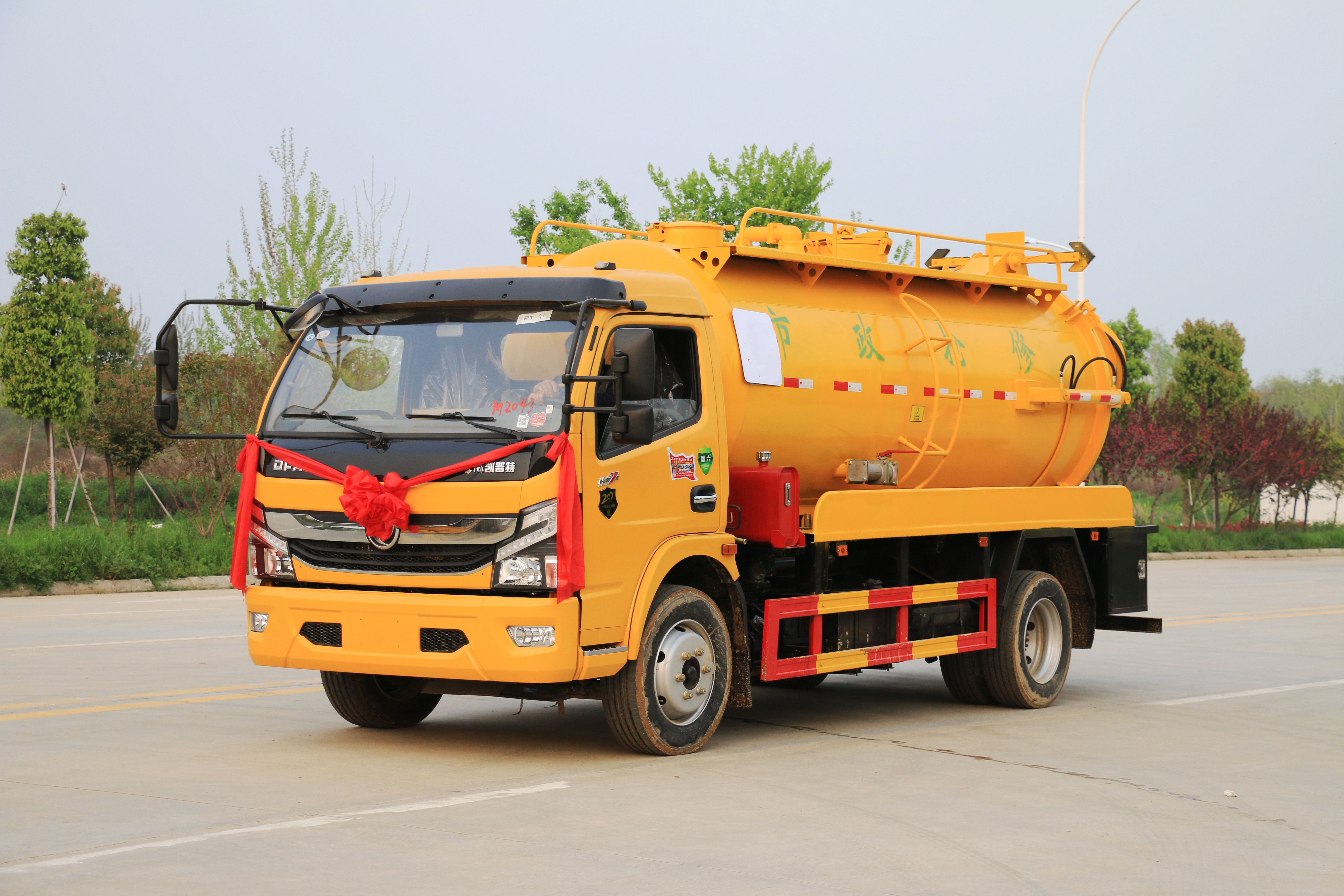 國六東風清洗吸污車（聯合疏通(tōng)車）